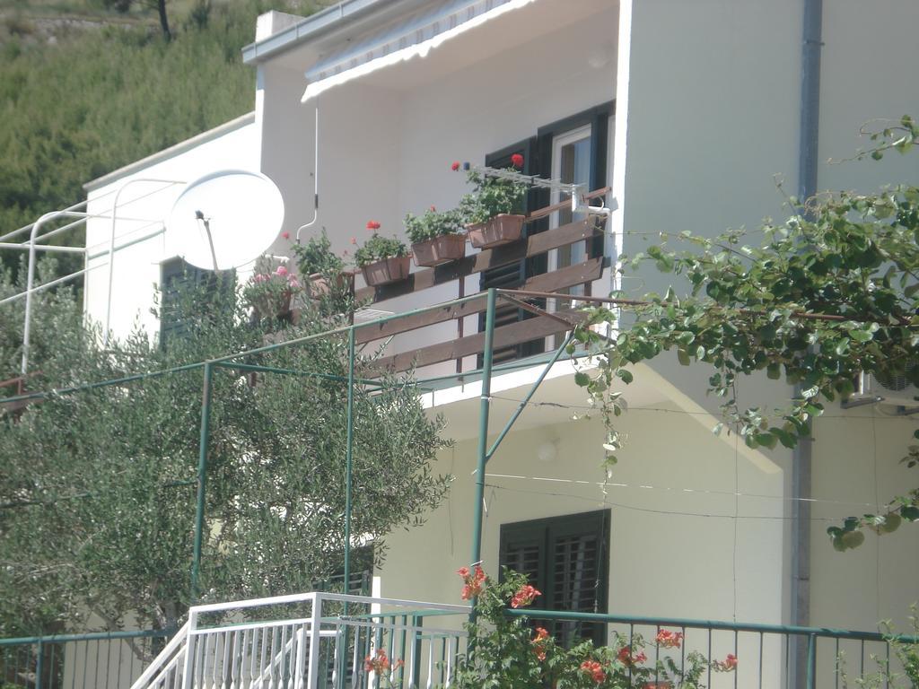 Apartments Smiljana Оміш Екстер'єр фото