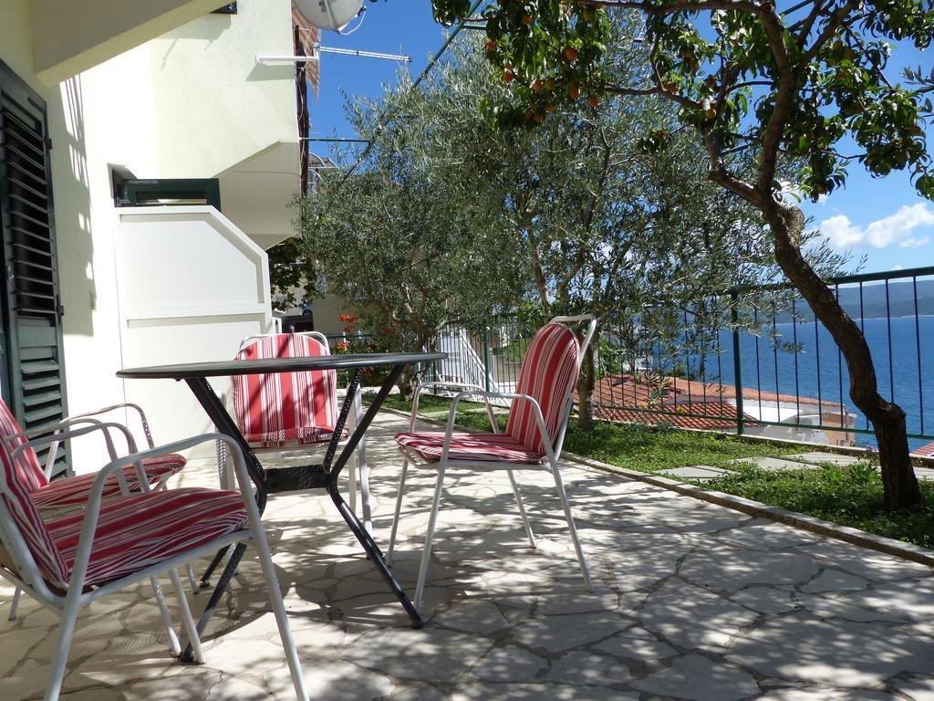 Apartments Smiljana Оміш Екстер'єр фото