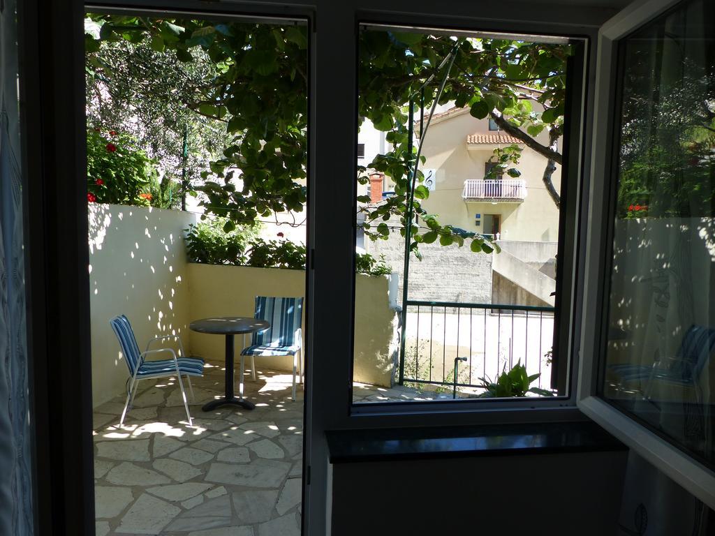 Apartments Smiljana Оміш Екстер'єр фото