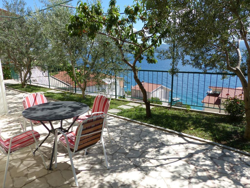 Apartments Smiljana Оміш Екстер'єр фото