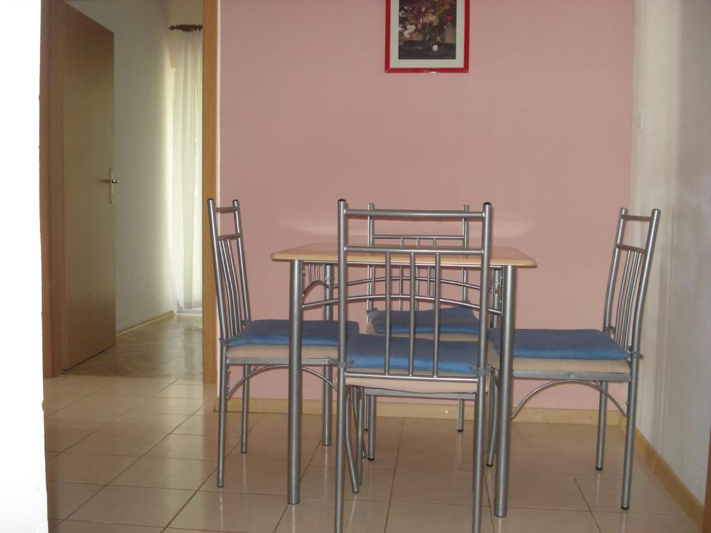 Apartments Smiljana Оміш Екстер'єр фото