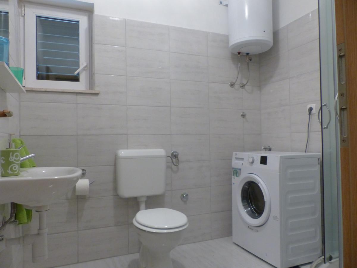 Apartments Smiljana Оміш Екстер'єр фото
